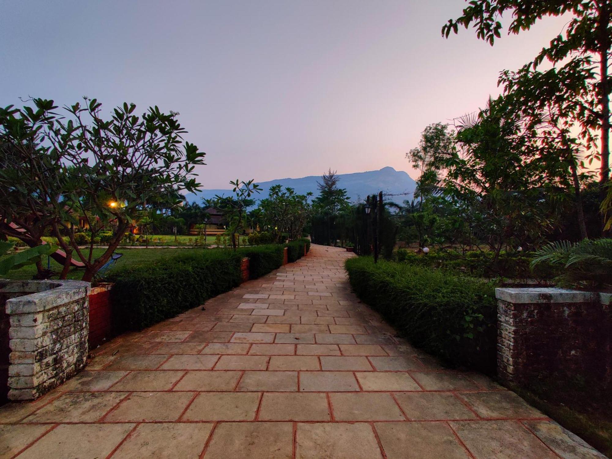 The Kanila Resort Karjat Eksteriør billede